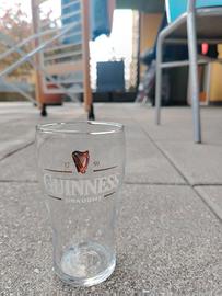 bicchiere mezza pinta Guinness 