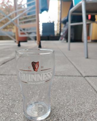 bicchiere mezza pinta Guinness 