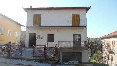 Casa indipendente di 183 m² con più di 5 locali e 