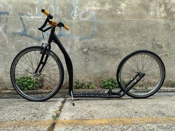 Monopattino sportivo KOSTKA