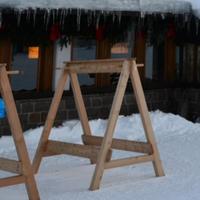 Rastrelliera porta sci in legno