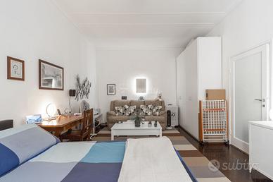 AMPIO MONOLOCALE IN PORTA VENEZIA