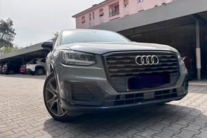 Audi Q2 grigio quantum Sline full led neopatentati