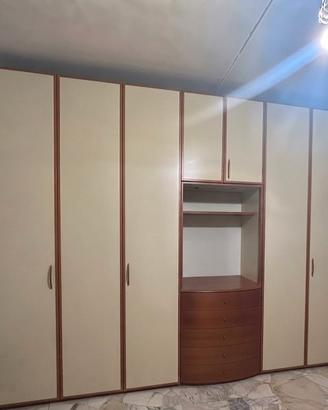 Armadio legno 8 ante