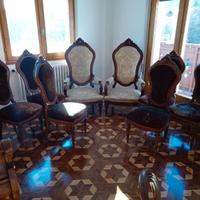 GRUPPO DI SEI SEDIE E DUE POLTRONE