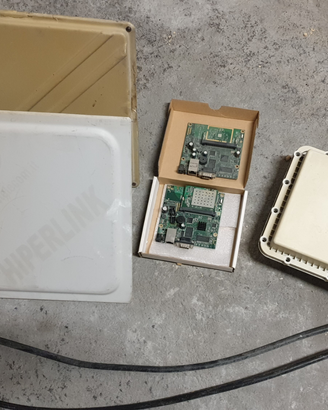Mikrotik più pannelli e box