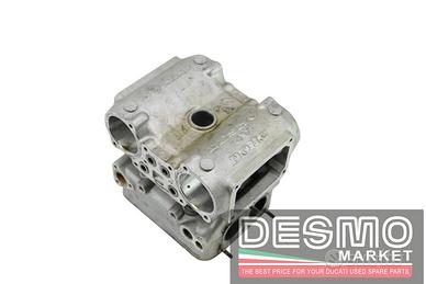 Testa verticale con valvole racing Ducati 916