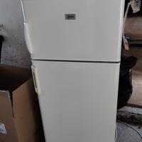 frigorifero con maniglie