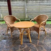Set tavolino e 2 poltroncine in vimini