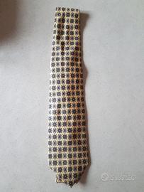 Cravatta classica 100% seta