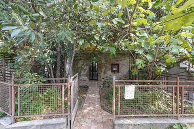 Casa indipendente di 110 m² con 3 locali e posto a