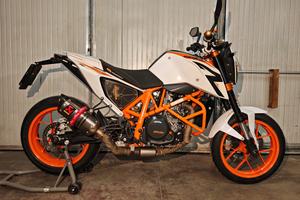 KTM Duke 690 R ABS guidabile anche con A2