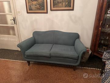 Divano 2 posti in tessuno color verde petrolio