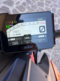 Ktm 1290 super duke r 2021