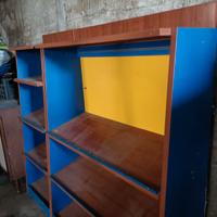 Due espositori in legno