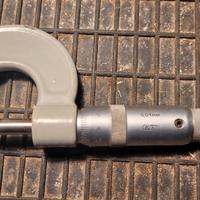 Micrometro centesimale