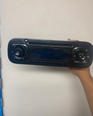 Auto radio perfetamente funzionante