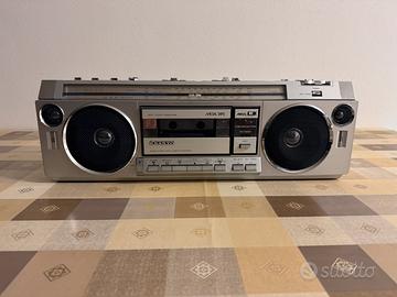 Stereo portatile con radio Sanyo Boombox 7950.