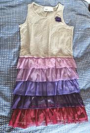 Delizioso abito per bambina con balze 