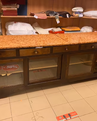 tavolone/bancone negozio in legno, marmo e vetro
