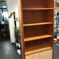 Libreria con cassetti 