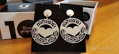 Orecchini in acciaio marca 10 buoni propositi.