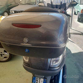 Piaggio x9