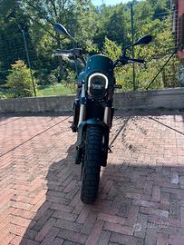 Benelli 800 trail