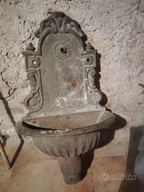 Fontana antica in ghisa