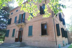 Immobile di 250 m² con più di 5 locali a Casalecch