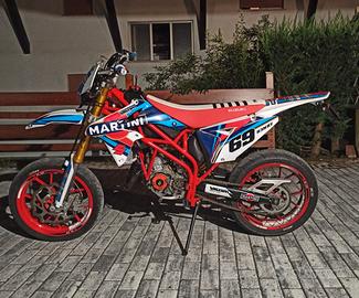 Suzuki Valenti recing