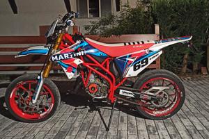 Suzuki Valenti recing