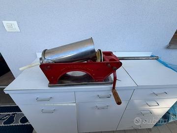 Machina per fare Salsiccia  Tre Spade