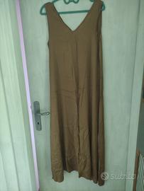 Vestito smanicato 