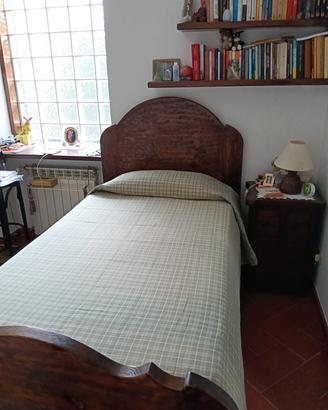 Letto legno massiccio realizzato da un falegname