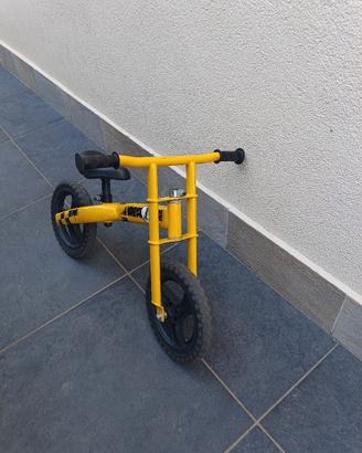 bicicletta senza pedali 