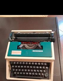 macchina  da scrivere manuale  