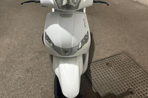 Tweet 150i anno 2017