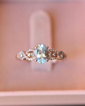 Anello acquamarina blu da 1,00ct e diamante rosa..