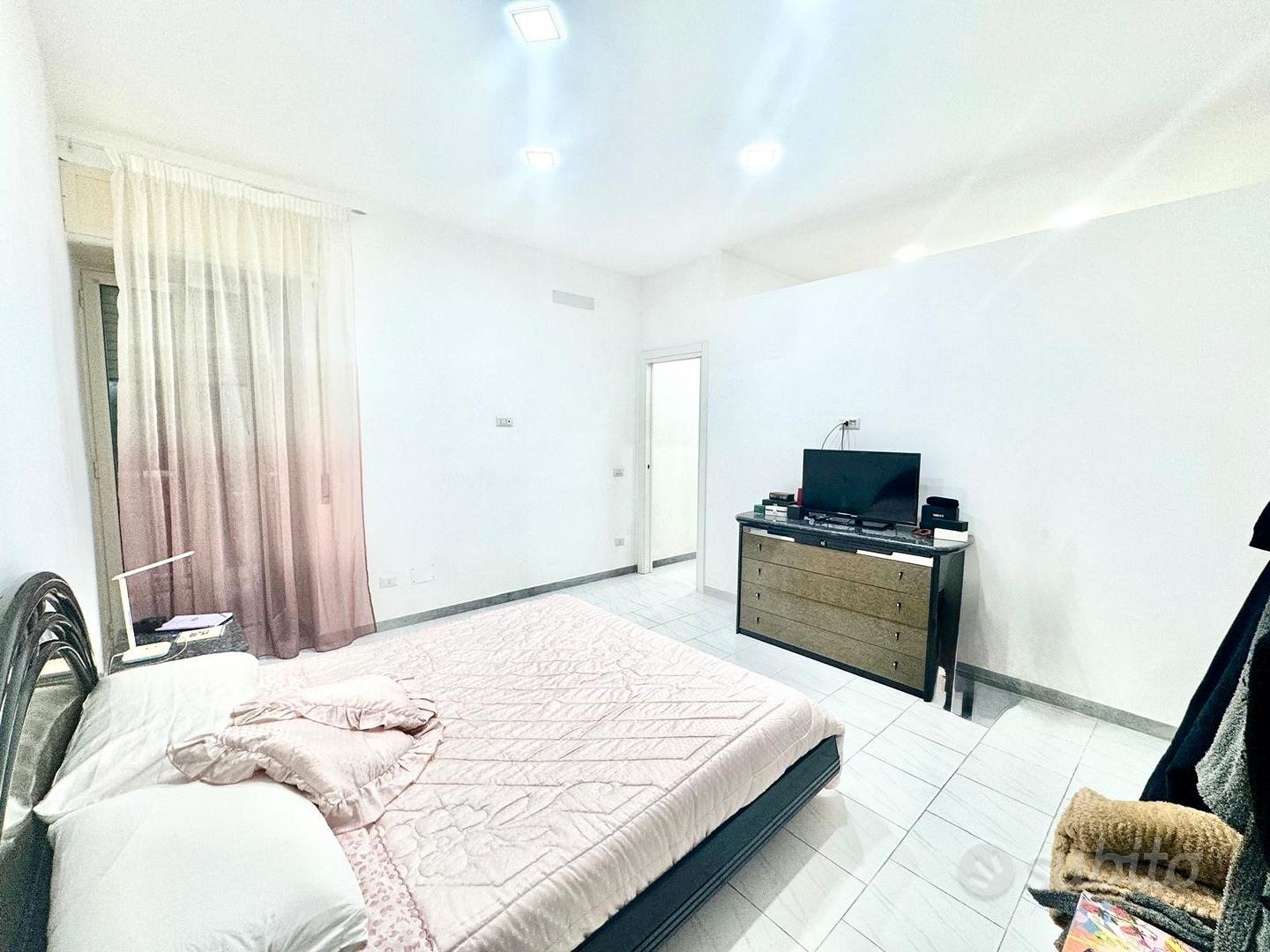 Apartment in Napoli, San Ferdinando, Municipalità 1 - Vista 2