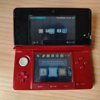 Nintendo 3DS con custodia