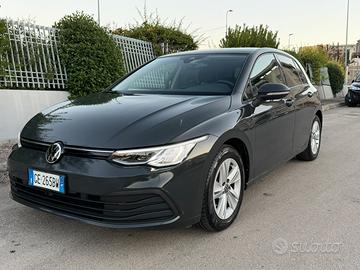 volkswagen GOLF  VIII 1.0 TSI