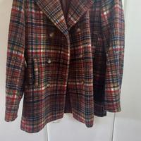 Giacca in panna, a quadri, doppio petto. 