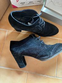 Scarponcino nero in camoscio come nuovo