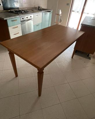 Tavolo in legno