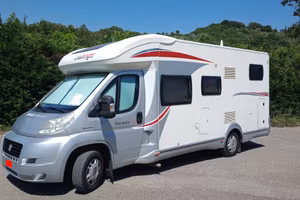 Camper semintegrale challanger Genesis 56