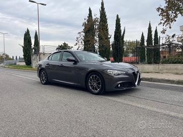 Alfa Romeo Giulia 2.2 Turbodiesel 150 CV AT8 Busin