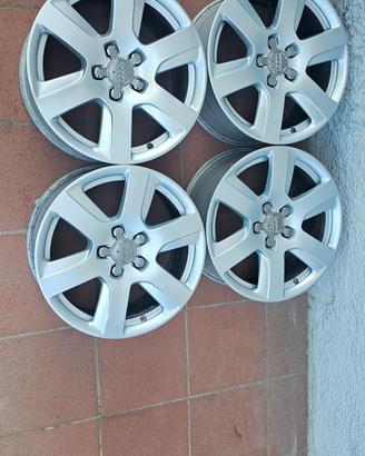 4 cerchi 17 originali Audi A3 A4 Q2 Q3 TT A6