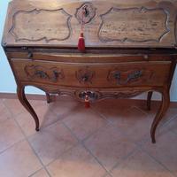 Scrivania a cassetti