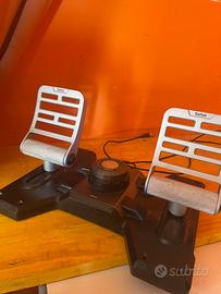 Pedaliera per simulatore di volo saitek